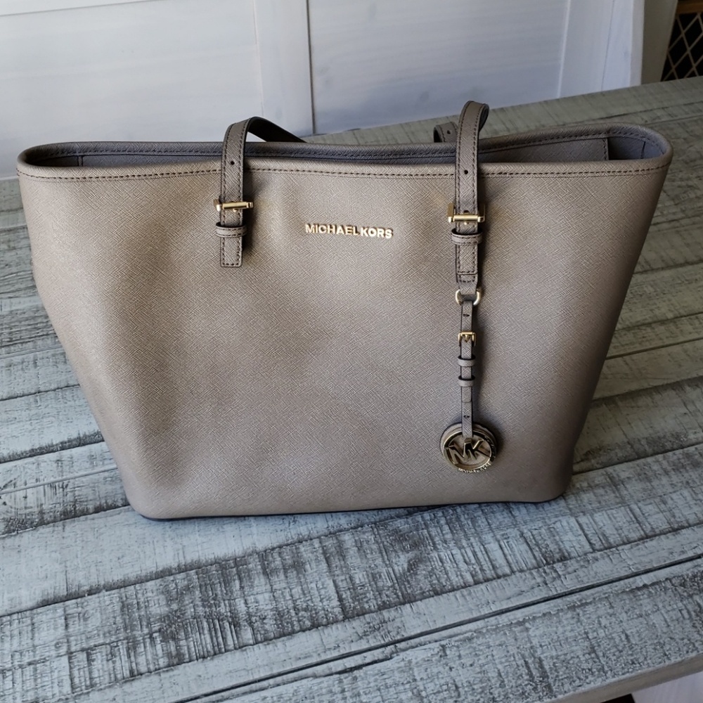 Authentic Michael Kors Jet Set Tote